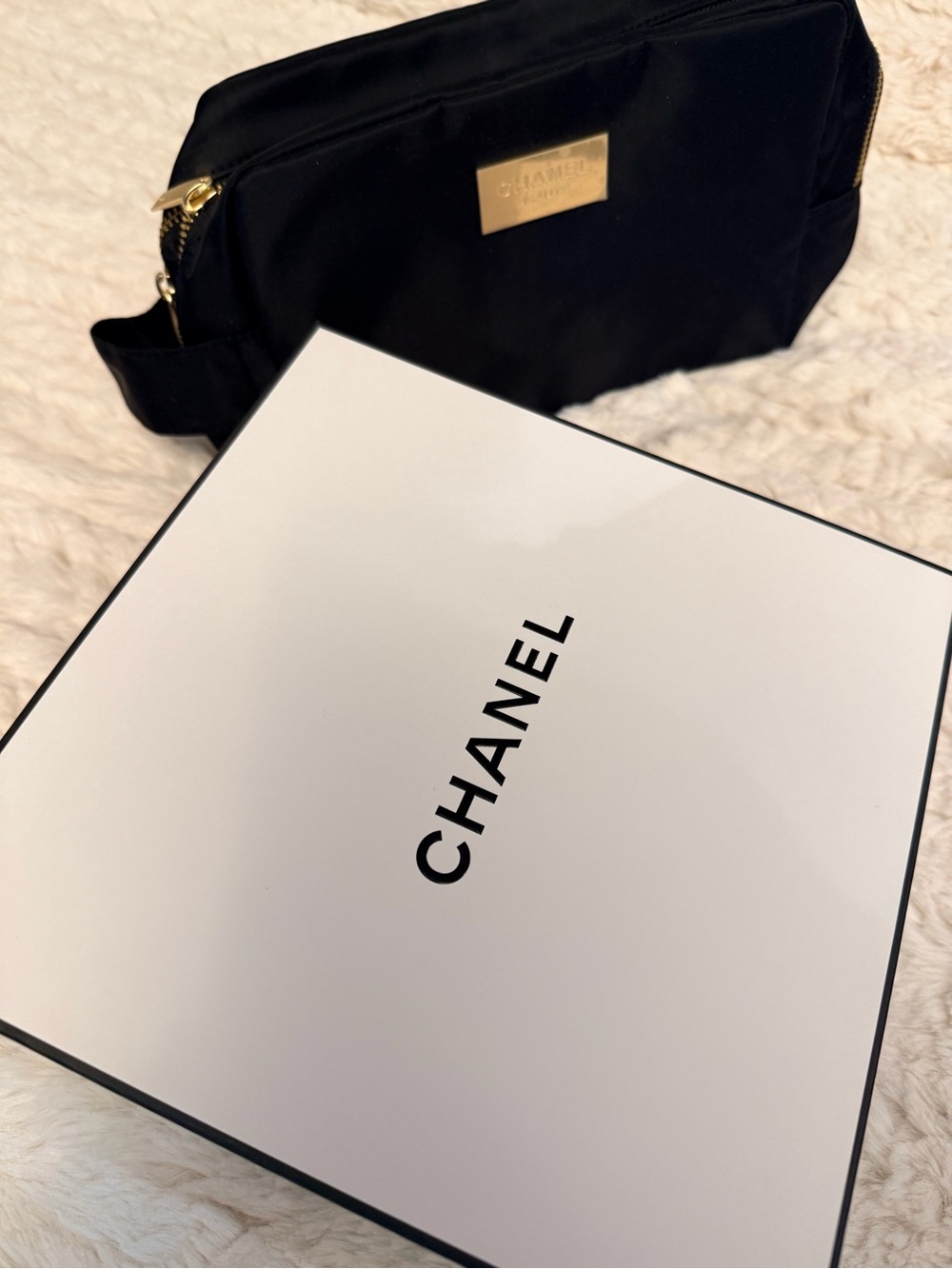 CHANEL in box Sublimage cleanser & Limited Edition Illuminating Face Powder